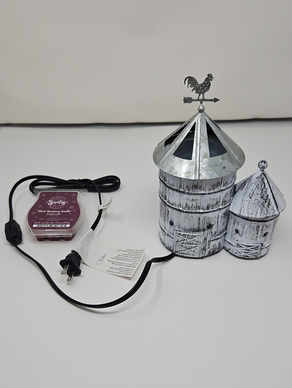 Scentsy White Distressed Farmhouse Silo Wax Warmer With Black Raspberry Vanilla